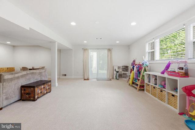 111 LILLIAN LN, Silver Spring, MD 20904