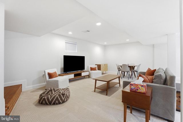 111 LILLIAN LN, Silver Spring, MD 20904