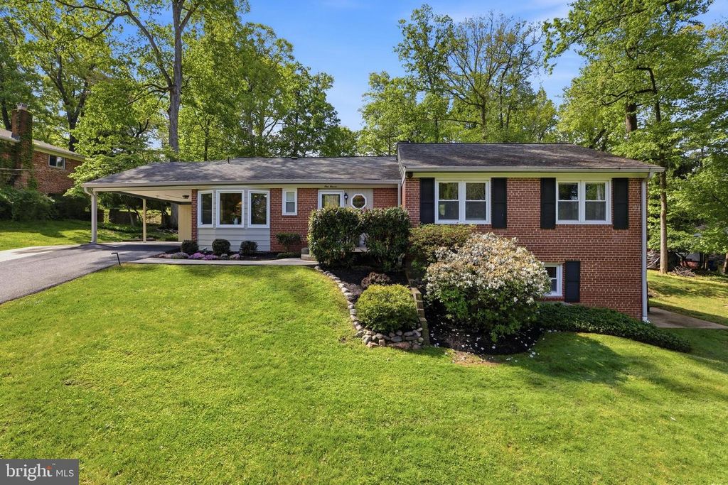 111 LILLIAN LN, Silver Spring, MD 20904