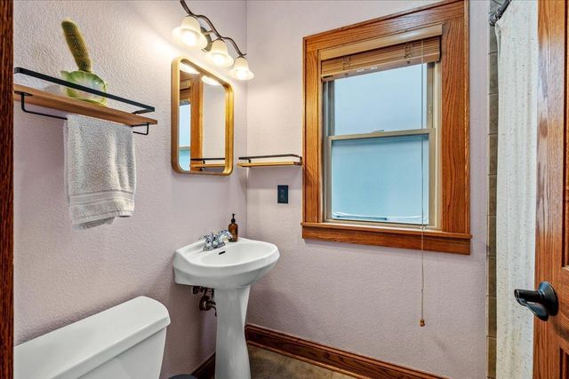 2701 Harriet Avenue 202, Minneapolis, MN 55408