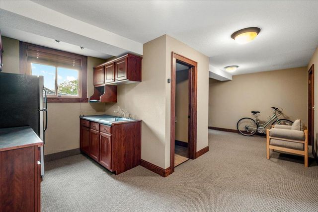 2701 Harriet Avenue 202, Minneapolis, MN 55408