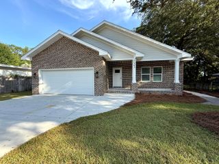 363 Washington, Valparaiso, FL 32580