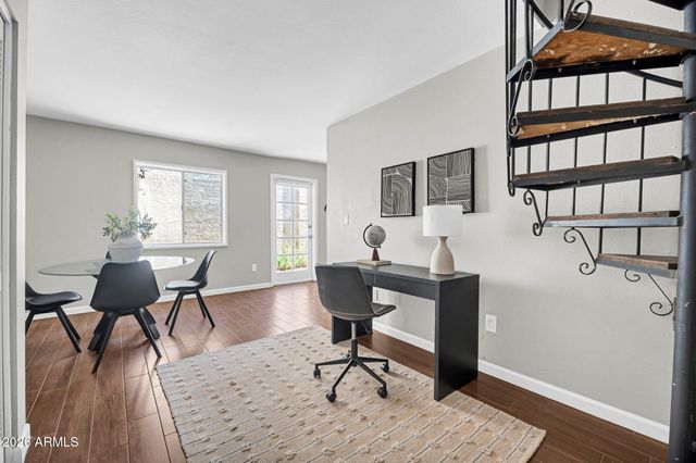 7 E LOMA Lane, Phoenix, AZ 85020