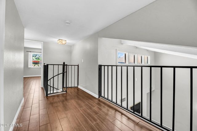 7 E LOMA Lane, Phoenix, AZ 85020