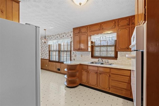 5920 Rosie Lane SE, Mableton, GA 30126