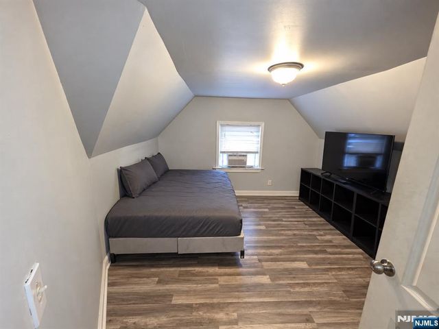 4 Hawthorne Place, East Orange, NJ 07018