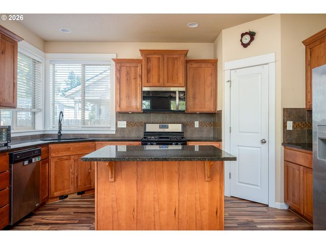 34575 NOBLE Rd, St Helens, OR 97051