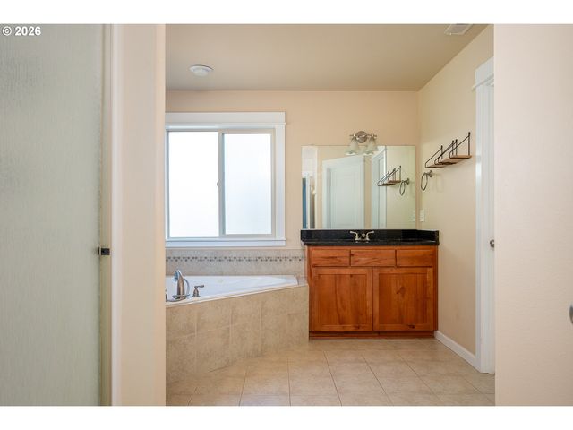 34575 NOBLE Rd, St Helens, OR 97051