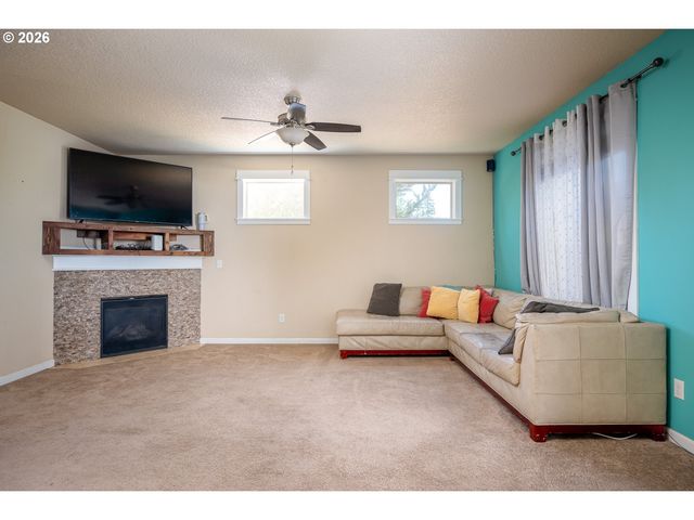 34575 NOBLE Rd, St Helens, OR 97051