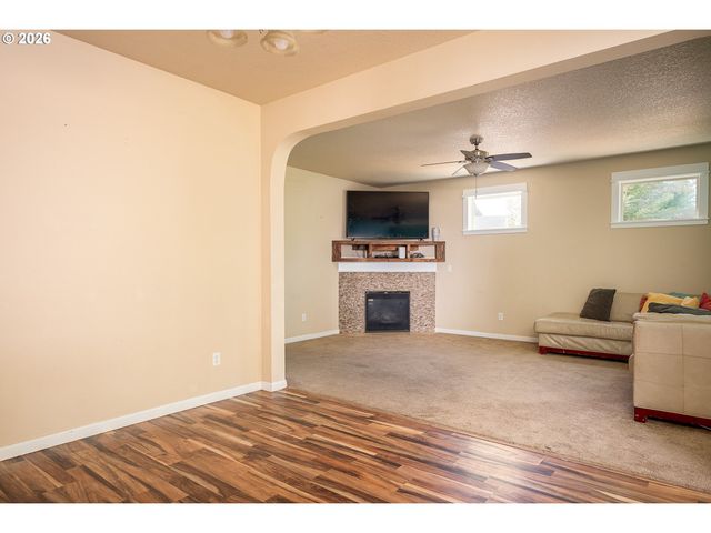 34575 NOBLE Rd, St Helens, OR 97051