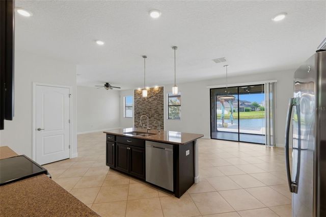 19419 PADDOCK VIEW DRIVE, Tampa, FL 33647