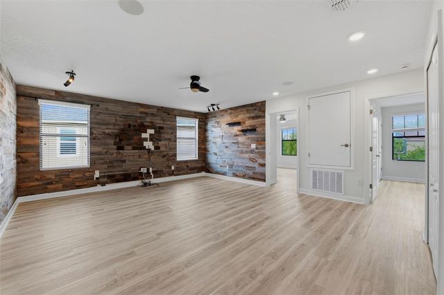 19419 PADDOCK VIEW DRIVE, Tampa, FL 33647