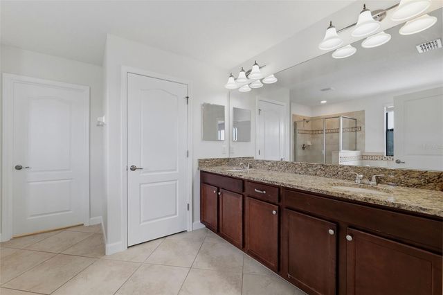 19419 PADDOCK VIEW DRIVE, Tampa, FL 33647