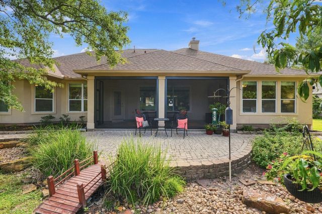 156 April Waters Drive W, Conroe, TX 77356