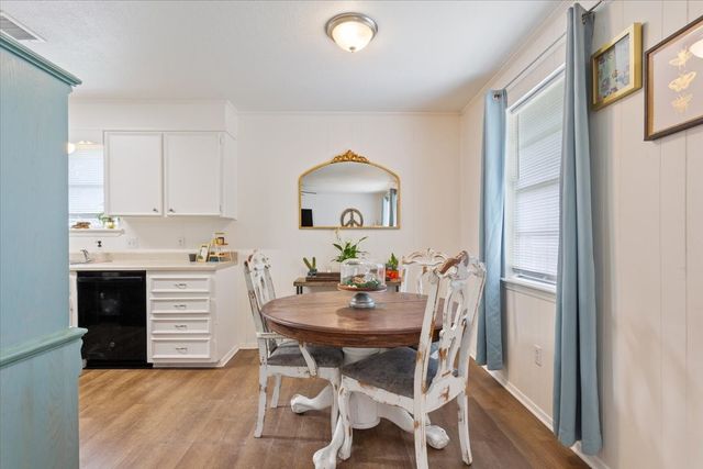 208 Alamosa Drive, Hewitt, TX 76643