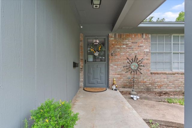 208 Alamosa Drive, Hewitt, TX 76643