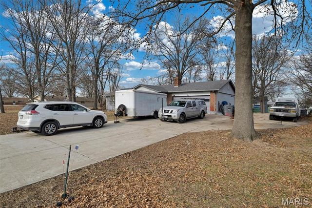 9 Christine Drive, O'fallon, MO 63366