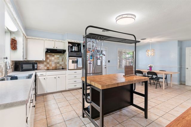 1010 Nina Street, Bowie, TX 76230