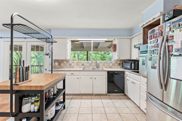 1010 Nina Street, Bowie, TX 76230