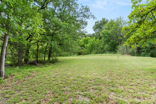 1010 Nina Street, Bowie, TX 76230