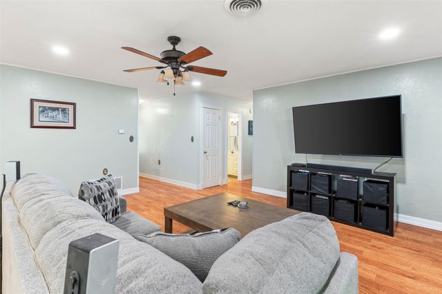 1010 Nina Street, Bowie, TX 76230