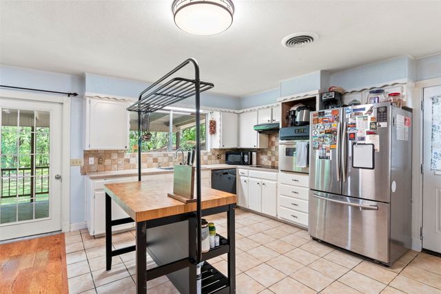 1010 Nina Street, Bowie, TX 76230