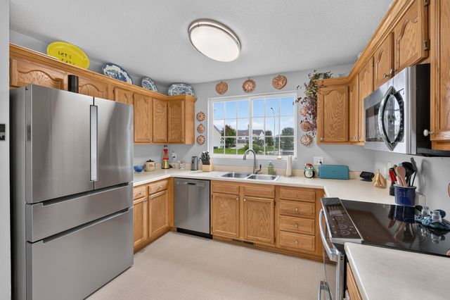 870 SE Willow Brook Drive, Waukee, IA 50263