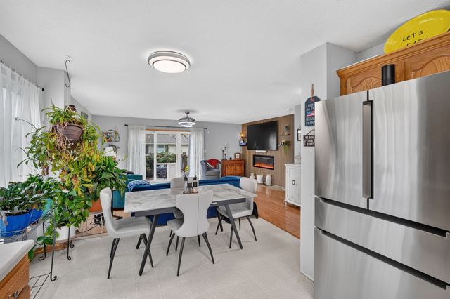 870 SE Willow Brook Drive, Waukee, IA 50263