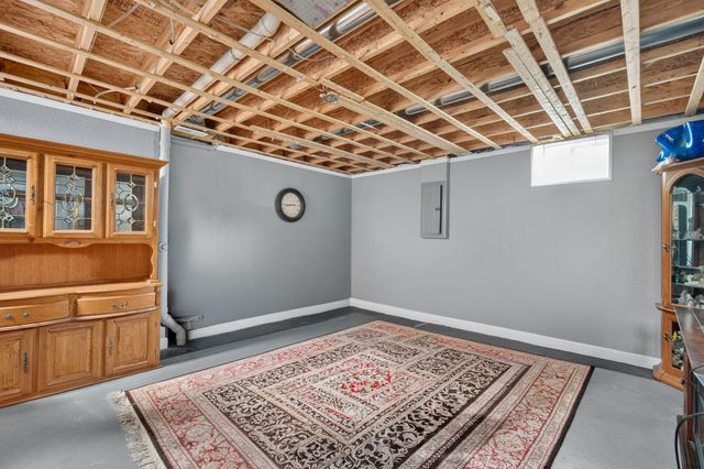 870 SE Willow Brook Drive, Waukee, IA 50263