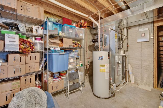 870 SE Willow Brook Drive, Waukee, IA 50263