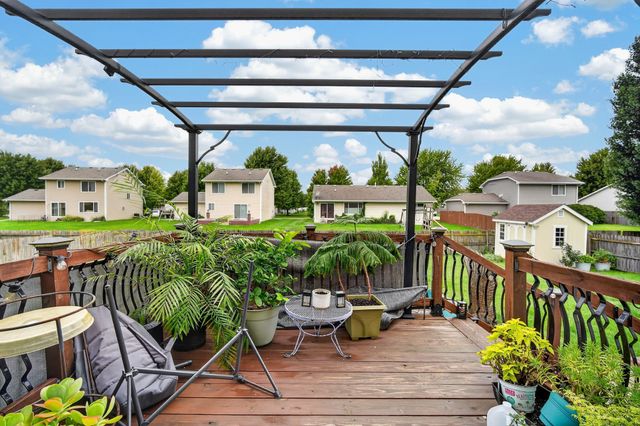 870 SE Willow Brook Drive, Waukee, IA 50263