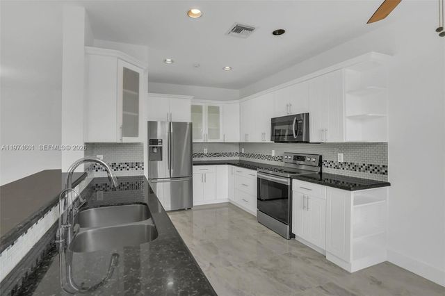 659 Vista Meadows Dr, Weston, FL 33327