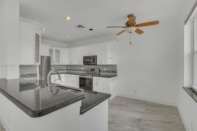 659 Vista Meadows Dr, Weston, FL 33327