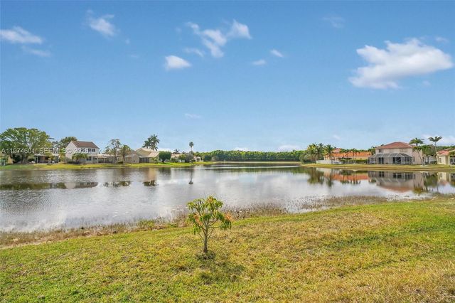 659 Vista Meadows Dr, Weston, FL 33327