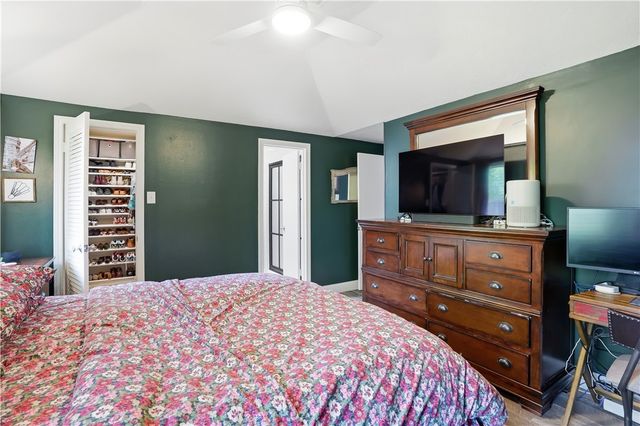 3710 Valley Oaks Drive, Bryan, TX 77802