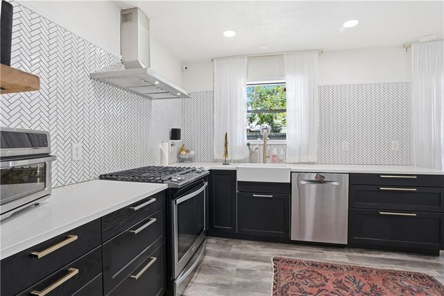 3710 Valley Oaks Drive, Bryan, TX 77802