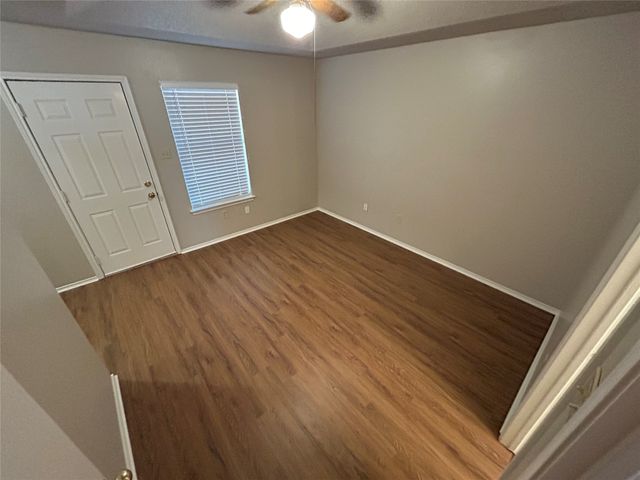 5425 Stagetrail Drive, Arlington, TX 76017