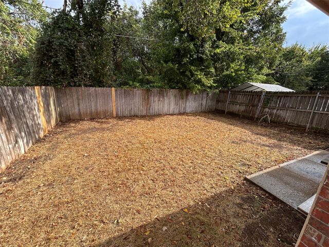 5425 Stagetrail Drive, Arlington, TX 76017
