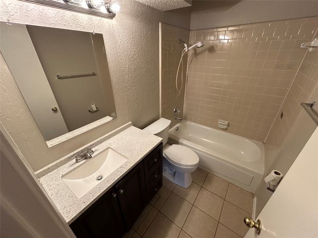 5425 Stagetrail Drive, Arlington, TX 76017