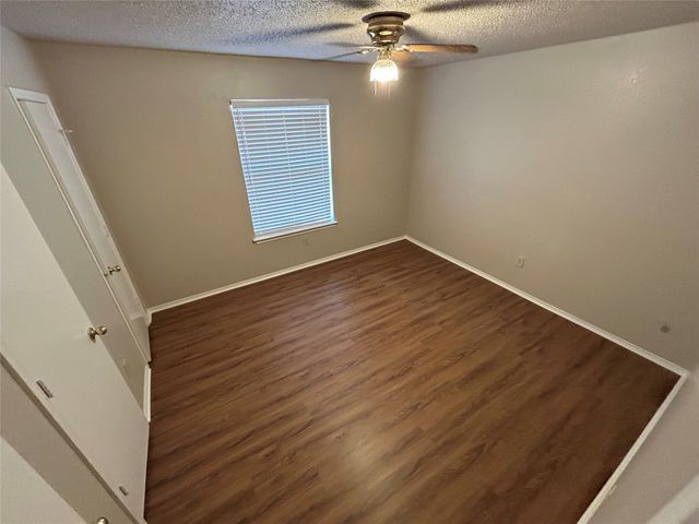 5425 Stagetrail Drive, Arlington, TX 76017