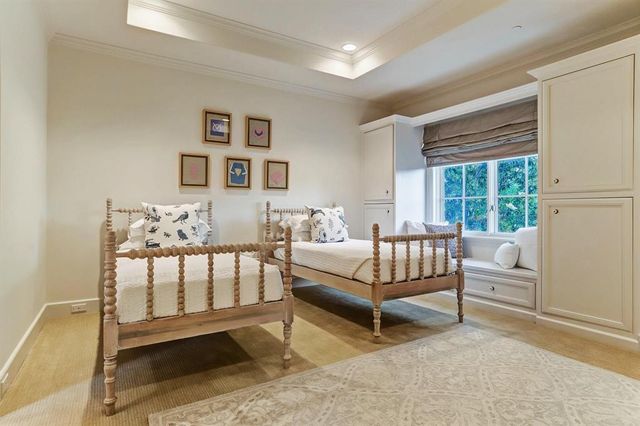 4904 Laurel Street, Bellaire, TX 77401