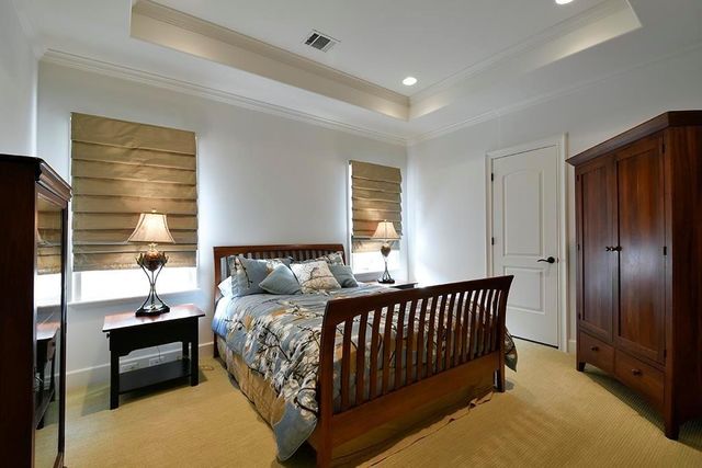 4904 Laurel Street, Bellaire, TX 77401