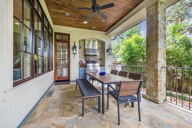 4904 Laurel Street, Bellaire, TX 77401