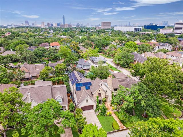 4904 Laurel Street, Bellaire, TX 77401