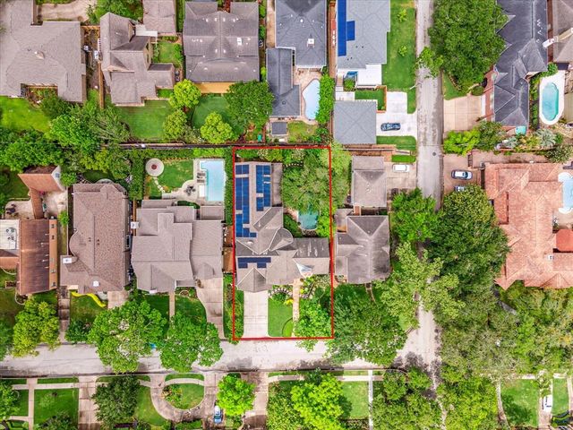 4904 Laurel Street, Bellaire, TX 77401