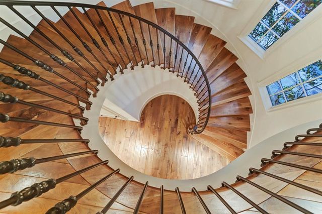 4904 Laurel Street, Bellaire, TX 77401