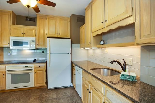 333 W Meyer Boulevard 712, Kansas City, MO 64113