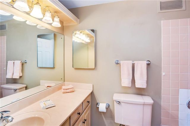 333 W Meyer Boulevard 712, Kansas City, MO 64113