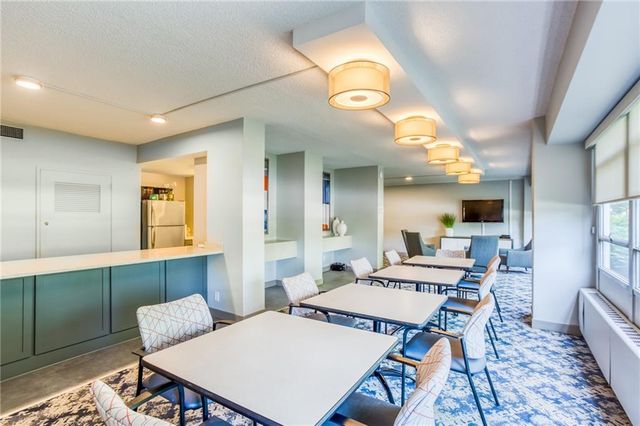 333 W Meyer Boulevard 712, Kansas City, MO 64113