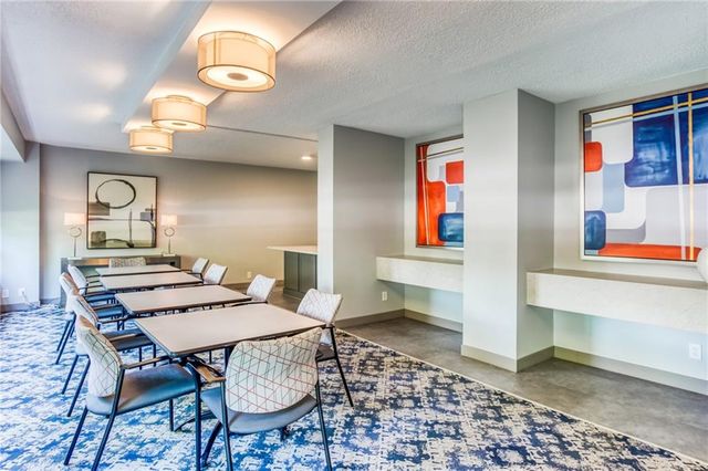 333 W Meyer Boulevard 712, Kansas City, MO 64113